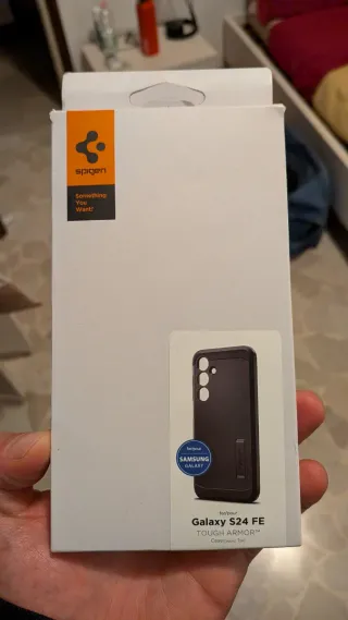 Cover Spigen Armor per Galaxy S24 FE