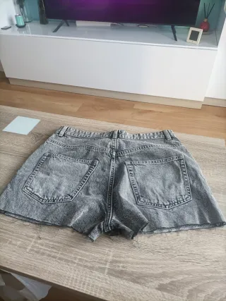 Pantalón corto Zara gris