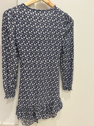 Vestido floral azul y blanco