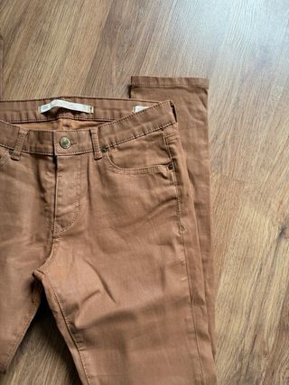 Pantalón Zara encerado nuevo