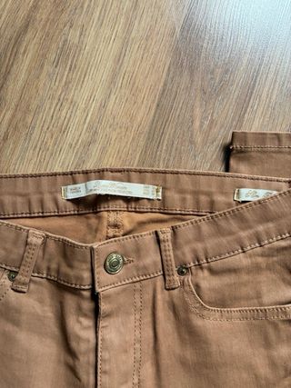 Pantalón Zara encerado nuevo