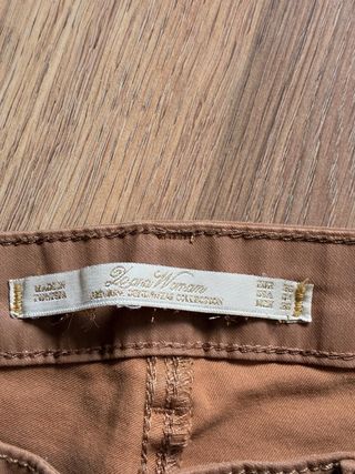 Pantalón Zara encerado nuevo