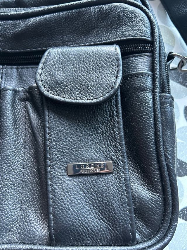 Bolso de cuero negro sin estrenar