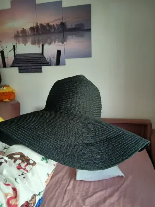 Pamela Negra Ala Ancha