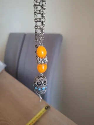 Collar étnico naranja, azul y plateado