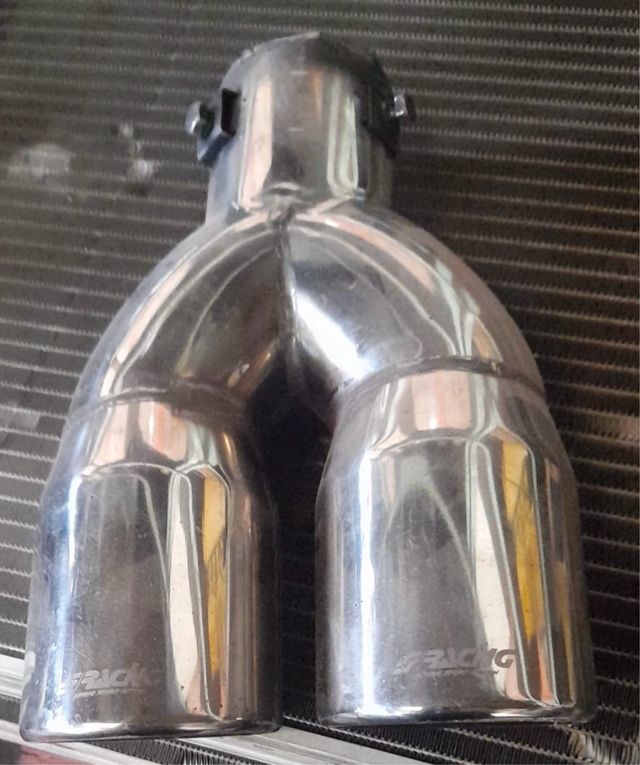 Colas Duplas de Escapamento Universais Racing