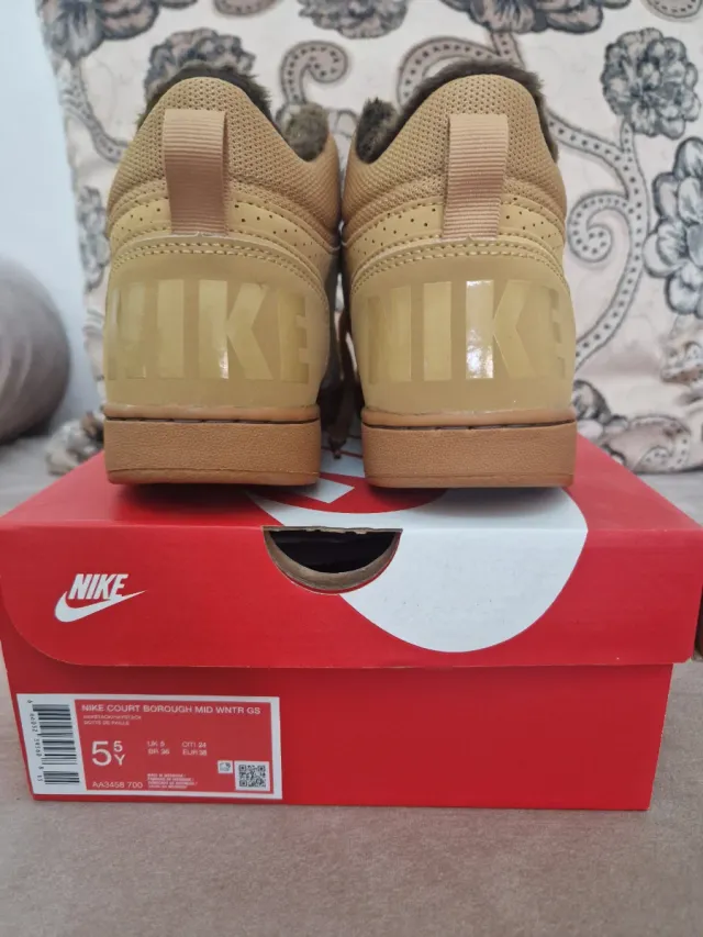 Zapatillas Nike Beige y Marrón Talla...