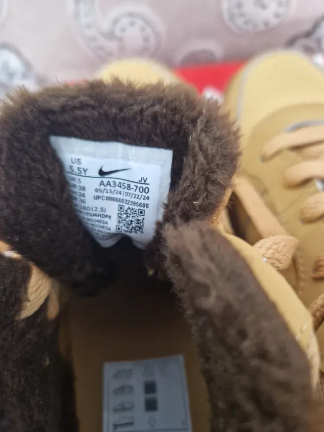 Zapatillas Nike Beige y Marrón Talla...