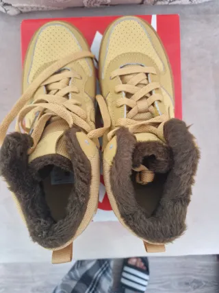 Zapatillas Nike Beige y Marrón Talla...