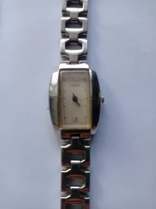 Reloj Guess Mujer Plateado y Blanco