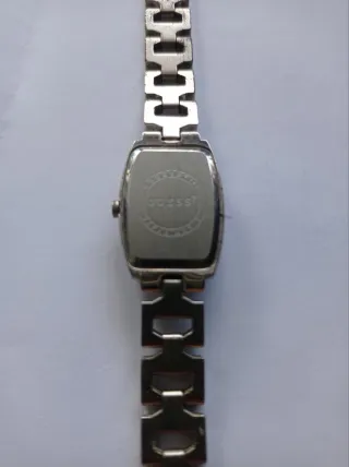 Reloj Guess Mujer Plateado y Blanco