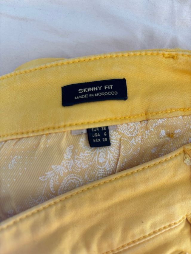 Pantalones skinny amarillos Massimo Dutti talla 38