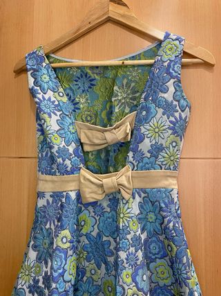 Vestido floral azul y verde