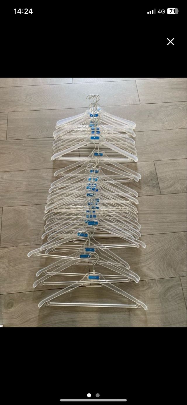 Lotto 75 appendiabiti in plastica trasparente