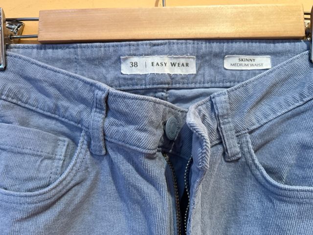 Pantalón micropana pitillo azulado Talla M