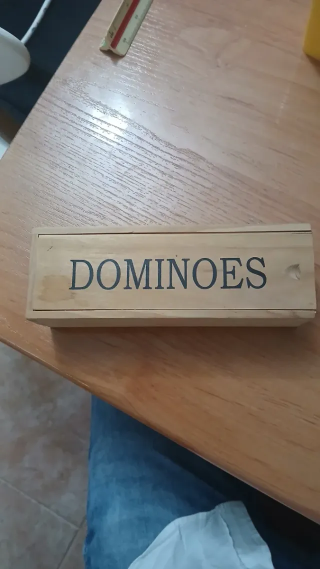 Juego de dominó de madera