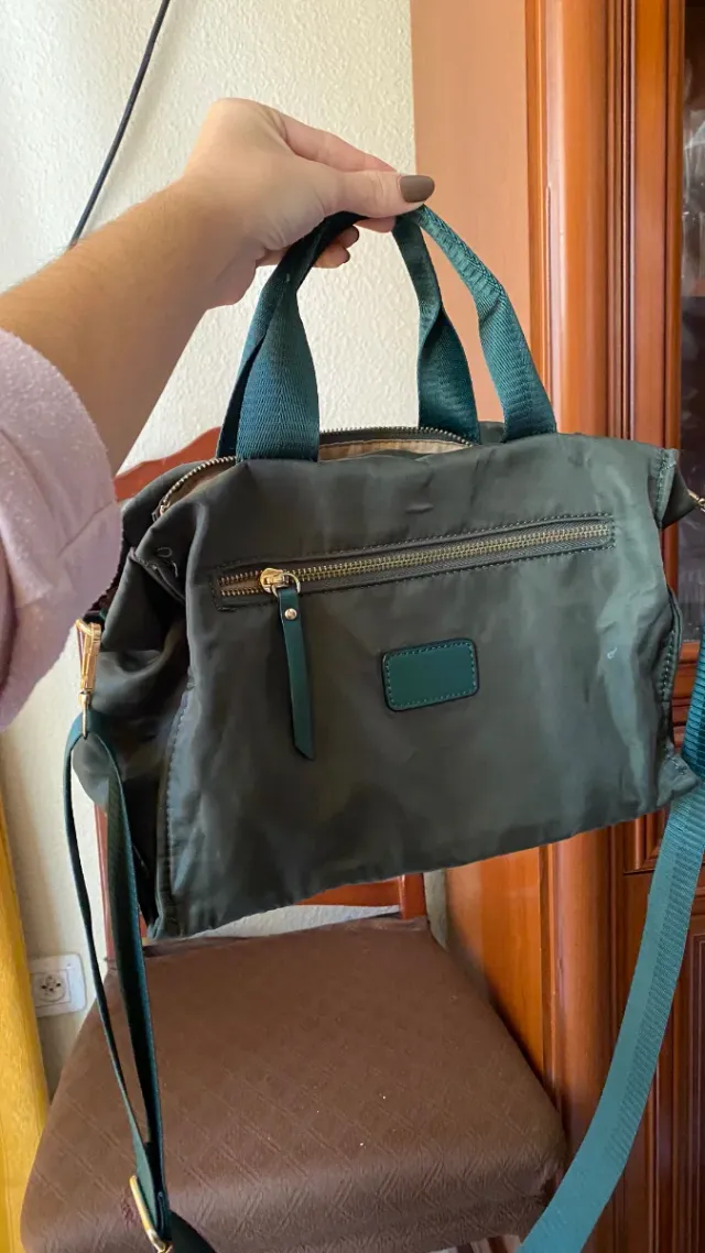 Bolsos y mochilas mujer: oro, verde, rojo