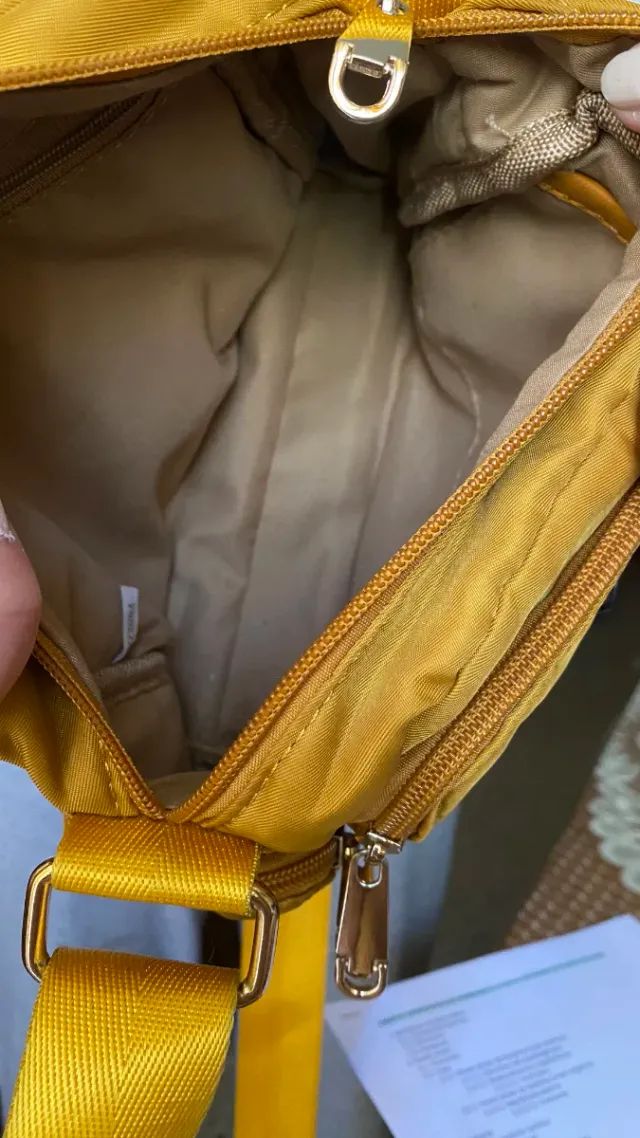 Bolsos y mochilas mujer: oro, verde, rojo