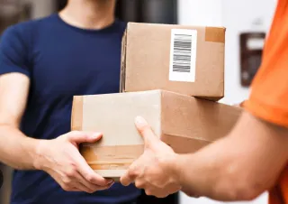 Servicio express de mensajería y transporte