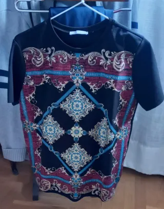 Conjunto leggings efecto piel y camiseta