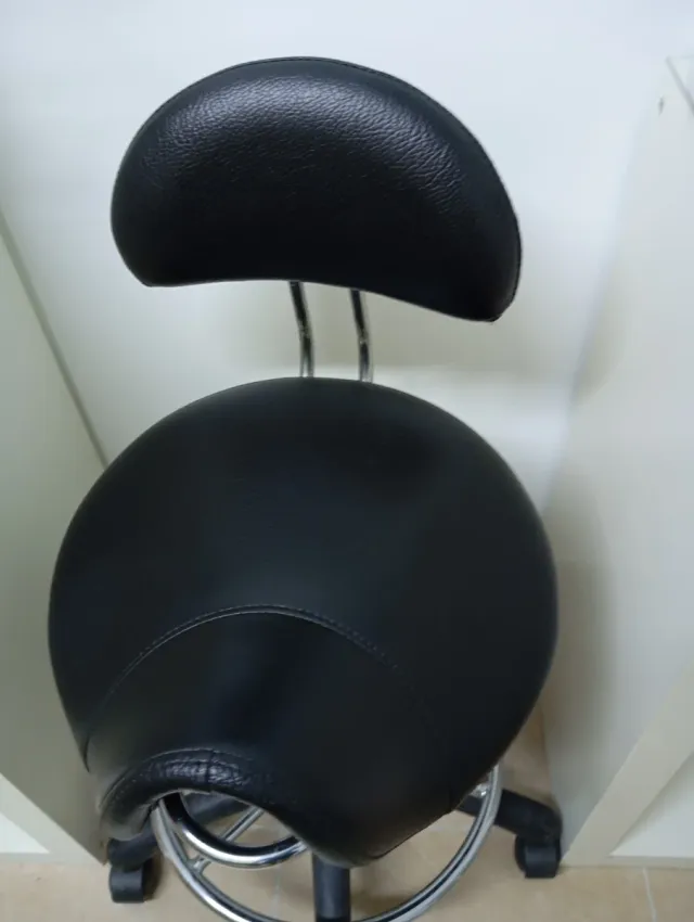 Taburete de montura negro