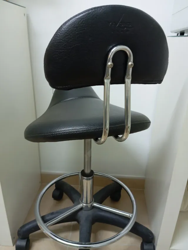 Taburete de montura negro