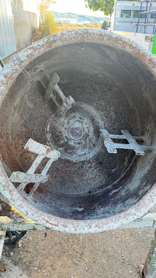 Hormigonera grande 220V