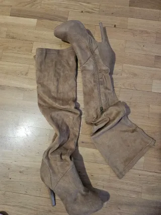 Botas altas tacón color camel