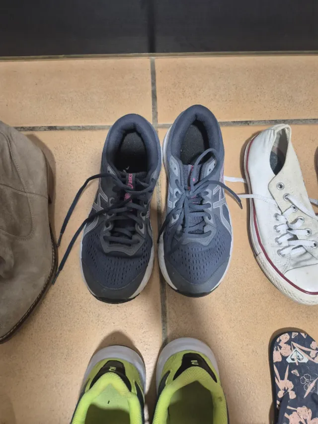 Lote Zapatos Mujer: Zapatillas y Chanclas