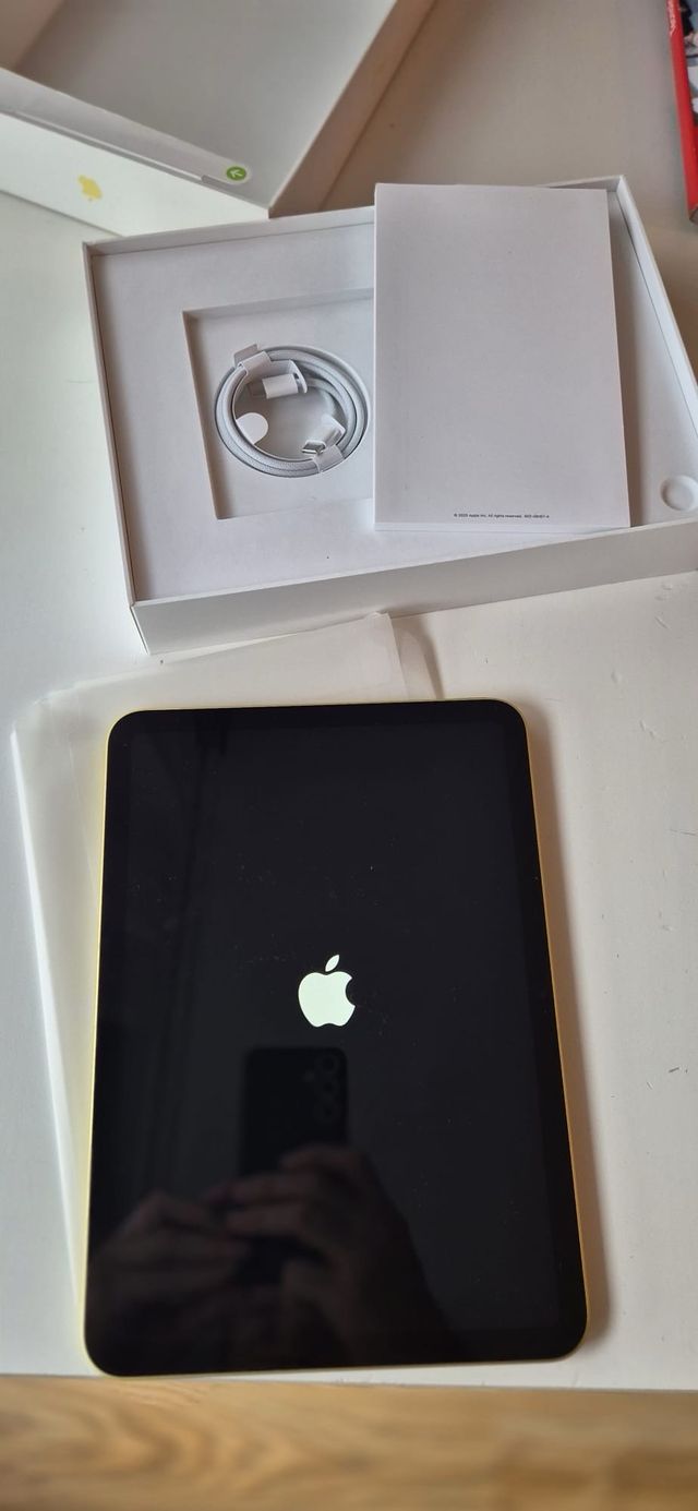 iPad A16 128GB Dourado