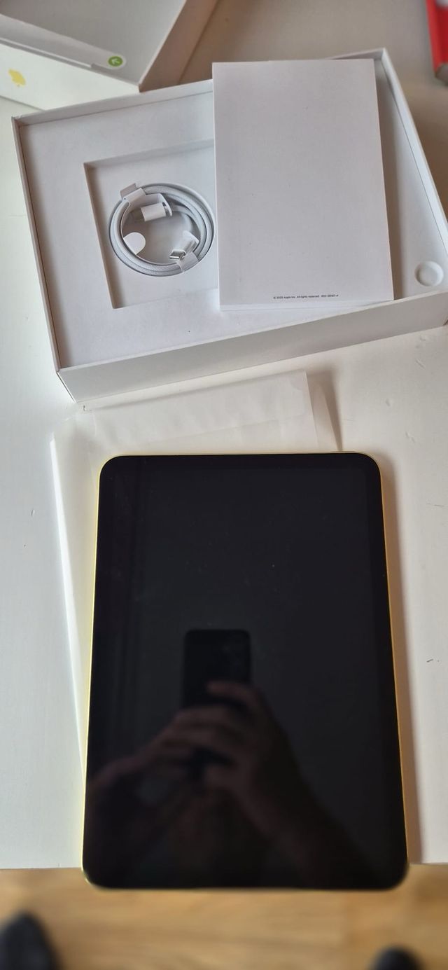 iPad A16 128GB Dourado