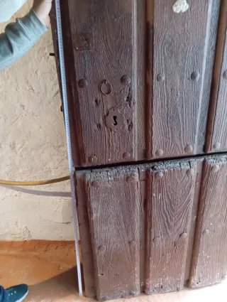 Puerta doble madera maciza antigua