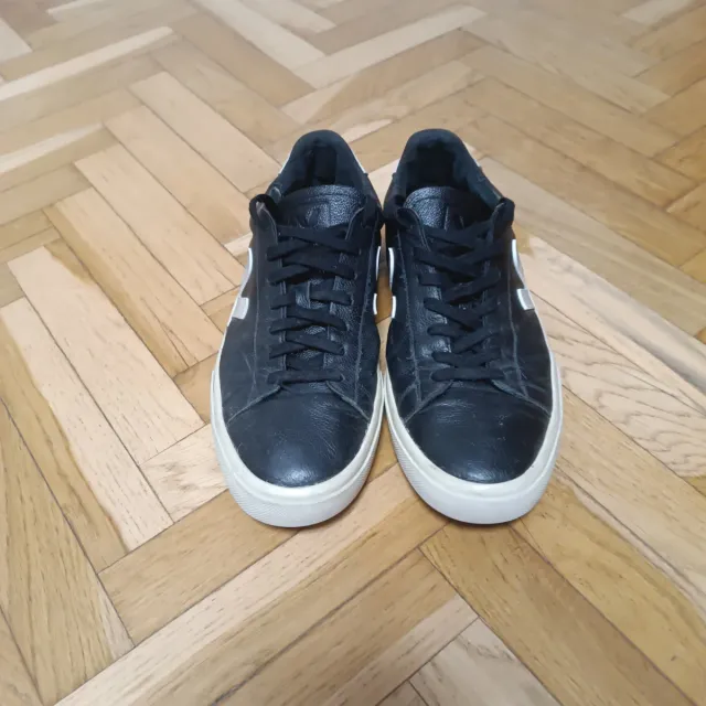 Veja Campo Zapatillas Negras y Blancas