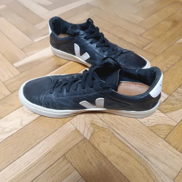 Veja Campo Zapatillas Negras y Blancas