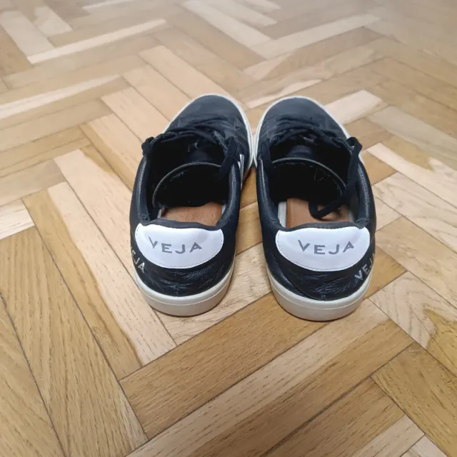 Veja Campo Zapatillas Negras y Blancas