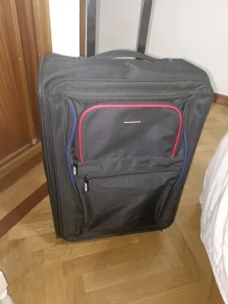 Maleta Benetton Negra Pequeña