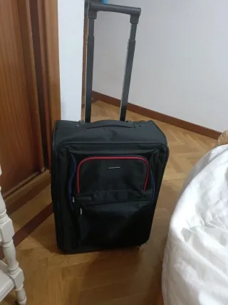 Maleta Benetton Negra Pequeña