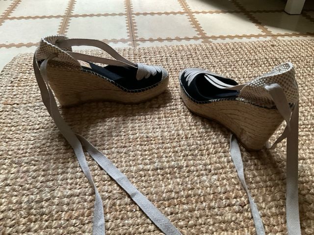 Sandalia Vidorreta cuña rafia beige/negro talla 37