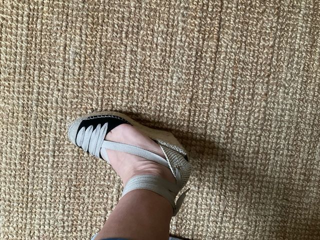 Sandalia Vidorreta cuña rafia beige/negro talla 37