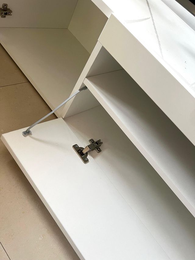 Mobile TV soggiorno effetto legno bianco lucido