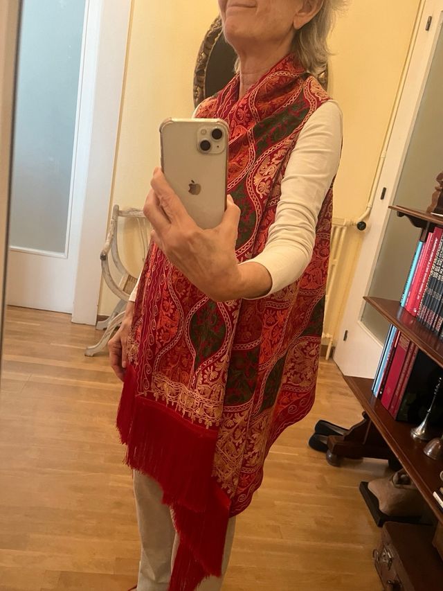 Chaleco Artesanal Bordado Asimétrico