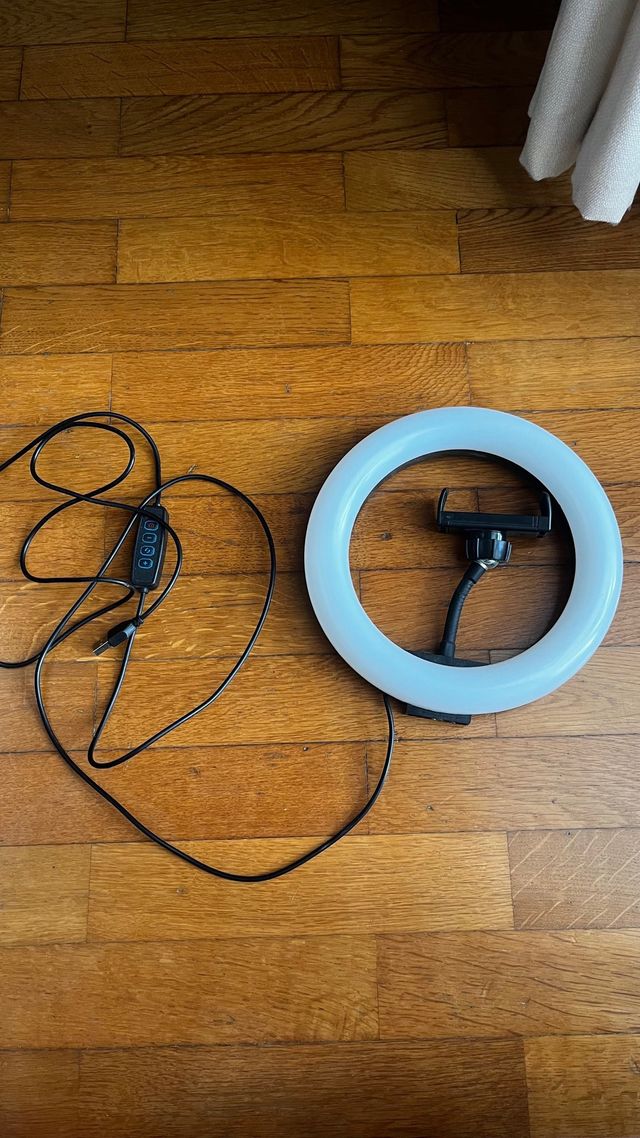 Aro de luz LED con soporte para móvil