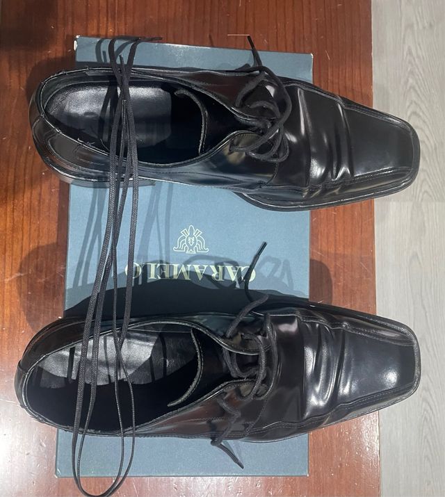 Zapatos de vestir Caramelo negros