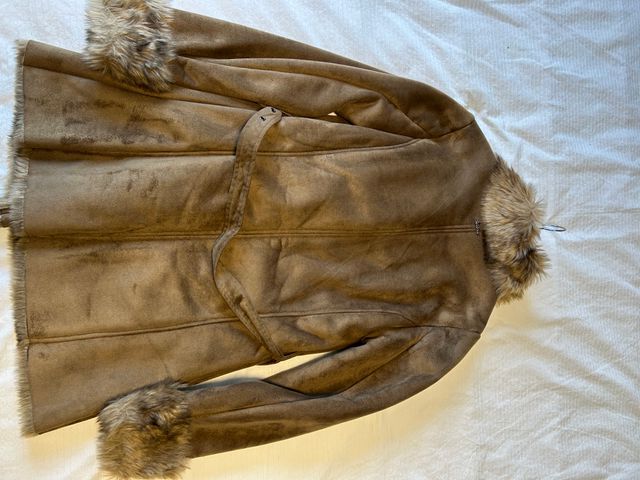 Chaqueta pelo marrón chica