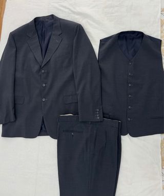 Traje de caballero gris marengo con chaleco