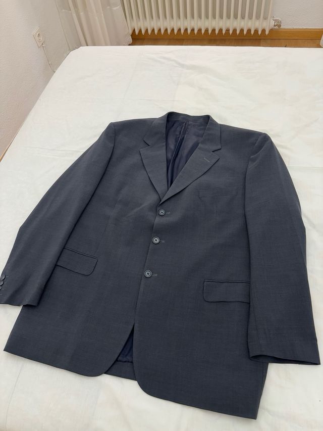 Traje de caballero gris marengo con chaleco