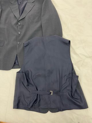 Traje de caballero gris marengo con chaleco