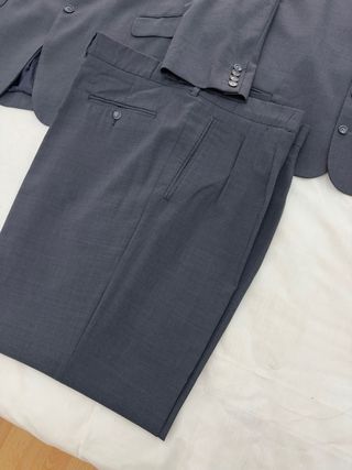 Traje de caballero gris marengo con chaleco