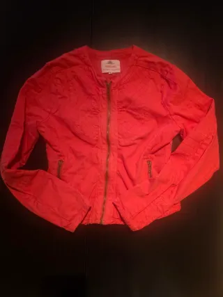 Chaqueta Roja Talla L pequeña(es más para S y M)