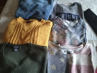 Pantalón pitillo negro, Jersey rosa + 6 jerseys .